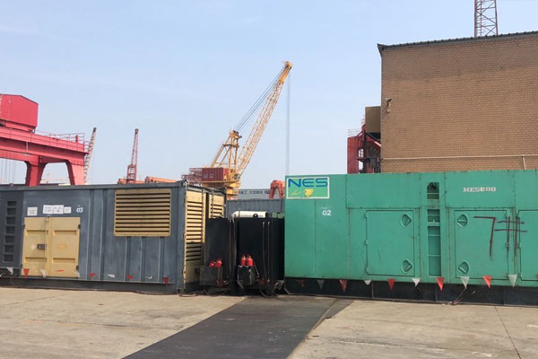 城区发电机出租空气滤清器的清洁频率是多少？